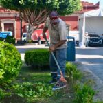 Plazas del Centro Histórico de San Luis Capital lucen jardines cuidados