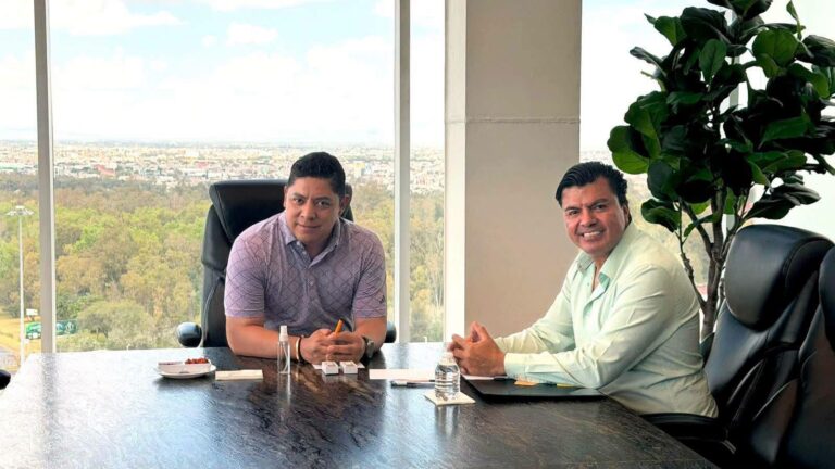 Gobierno Estatal avanza en certeza jurídica para más familias potosinas