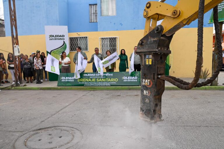 Juan Manuel Navarro lleva solución a añejo problema de drenaje en colonia Hogares Ferrocarrileros