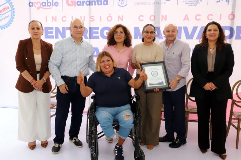 DIF Municipal entrega sillas de ruedas y andaderas, como parte del programa «Inclusión con acción»