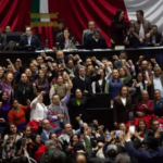 Diputados y senadores de Morena ofrecen su respaldo a “Andy” tras la cancelación de su visa