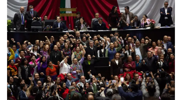 Diputados y senadores de Morena ofrecen su respaldo a “Andy” tras la cancelación de su visa