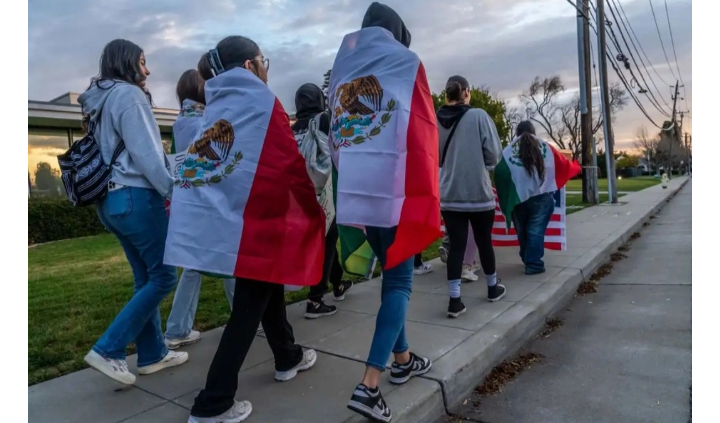 Mexicanos, principales blancos de la revocación de ciudadanía de Trump