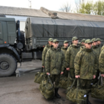 Rusia realiza ejercicios mientras Putin medita una nueva movilización militar y crece el éxodo de posibles reclutas