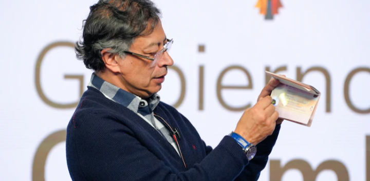 Petro salió en defensa del modelo de pasaportes que implantó en su gobierno bajo revisión del Consejo de Estado: “La imprenta nacional ha hecho 500.000”