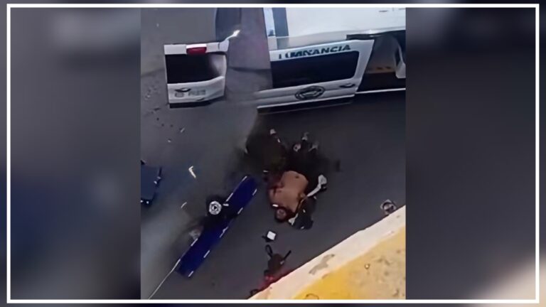 Un motociclista resultó gravemente herido tras caer de lo alto de un puente luego de ser arrollado por un tráiler en la parte superior que conecta la carretera 57 con el acceso a Villa de Pozos