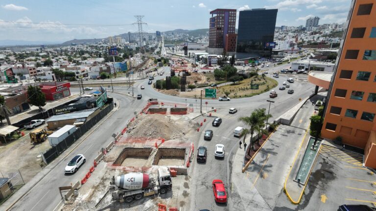 Magna obra del Puente  La Familia avanza conforme a los tiempos establecidos: Ricardo Gallardo
