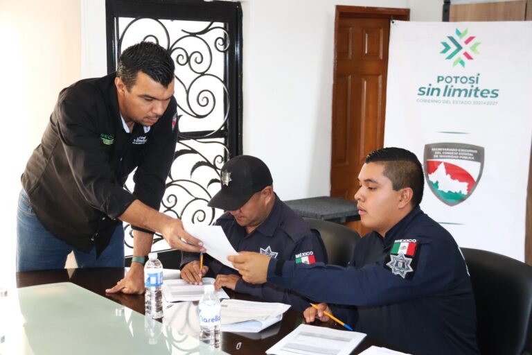 Gobierno Estatal cumple con registro y capacitación de policías