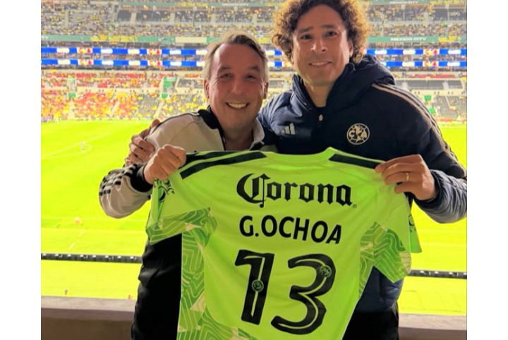 El regalo de Emilio Azcárraga para Guillermo Ochoa que sorprendió en pleno partido del América