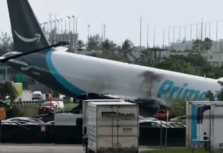 Un avión de Amazon se estrella en el aeropuerto de Miami