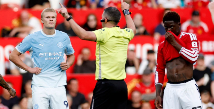 Escándalo en la Premier League: confirmaron que el VAR falló en la jugada de Enzo Fernández que le dio el triunfo al Manchester City en el clásico