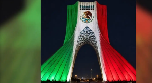 Torre Azadi, símbolo arquitectónico de Irán, se ilumina con los colores de México por su Independencia