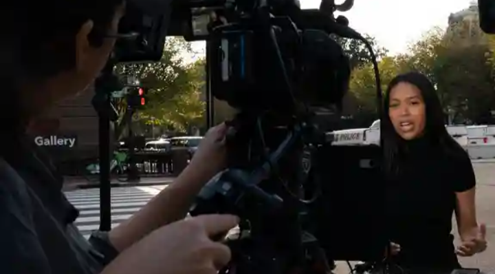 Medios demandan a Trump por vetarlos en la Casa Blanca