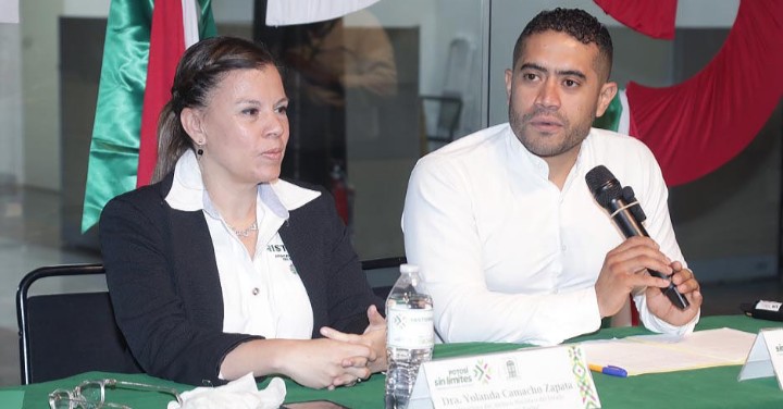 Con motivo de la conmemoración del Bicentenario de la Constitución de San Luis Potosí de 1826, el Congreso del Estado llevó a cabo visita guiada al archivo histórico del Estado: Dip. Carlos Artemio Arreola Mallol