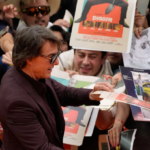 Vitorean al actor Tom Cruise al presentar ‘Digger’, de Alejandro González Iñárritu, en México