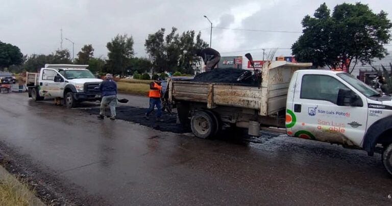 Obras Públicas atiende de manera emergente cuatro puntos de riesgo en la Carretera 57