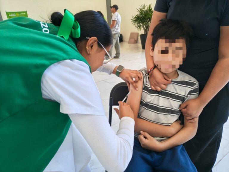 Ayuntamiento de Soledad inicia campaña de vacunación contra el VPH en escuelas primarias