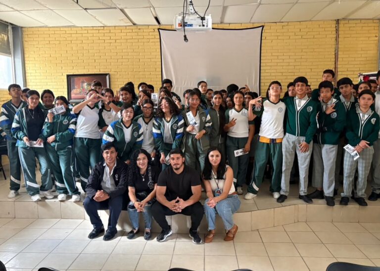 Cerca de 300 estudiantes de Matehuala reciben orientación para prevenir adicci0nes