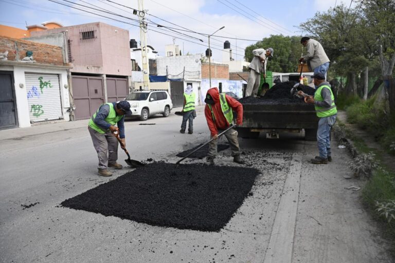 Gobierno de Soledad reactiva plan emergente de bacheo para garantizar vialidades seguras