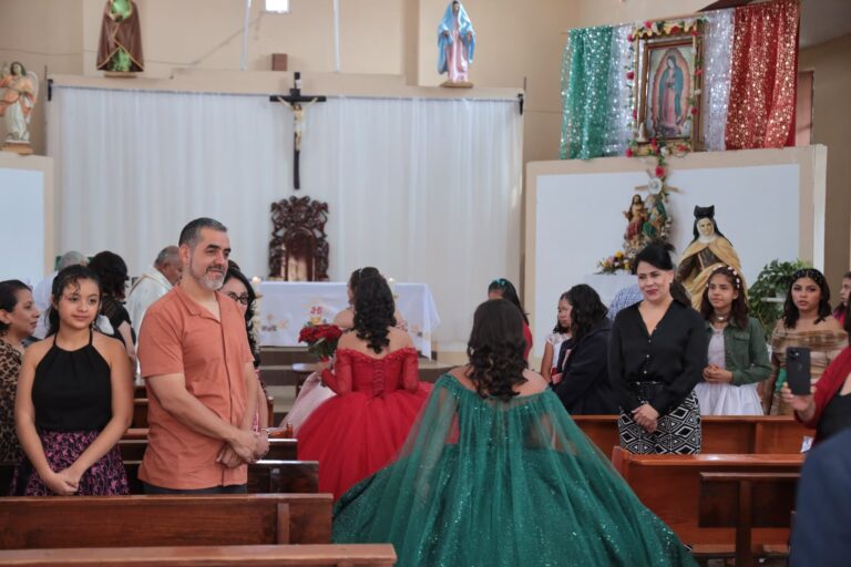 DIF Estatal y fundación Huellas Eternas celebran los XV años de tres adolescentes bajo tutela del Estado