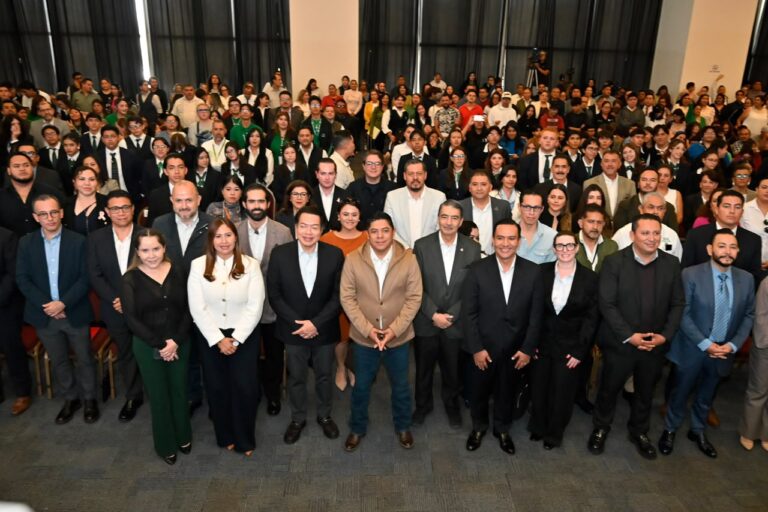 Ricardo Gallardo encabeza foro estatal para garantizar el uso responsable de dispositivos digitales en escuelas
