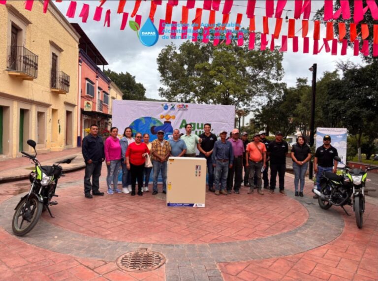 Gobierno del Estado mejora abastecimiento de agua en San Ciro de Acosta