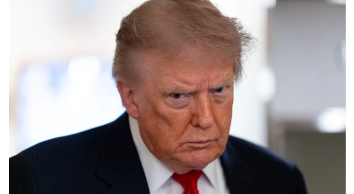 Trump publica teléfono de senador para presionarlo por ley sobre horario de verano; busca que vote a favor de dejarlo permanente