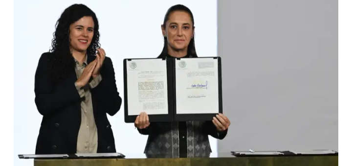 Sheinbaum firma el decreto que veta a candidatos a la Presidencia con doble nacionalidad