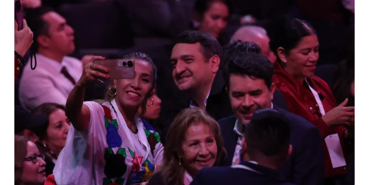 “Andy” López Beltrán reaparece en el aniversario de Morena