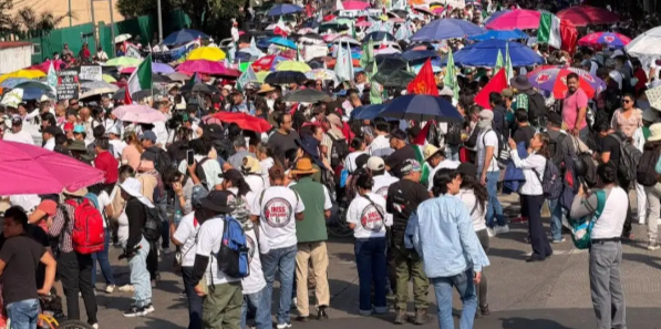 CNTE se suma a la marcha de trabajadores del IMSS; respalda demanda de pensiones dignas