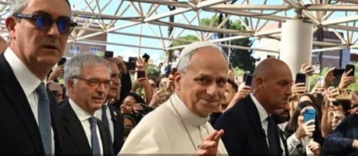 Papa León XIV vuelve al trabajo tras cirugía de pulmón en la que se le detectó cáncer