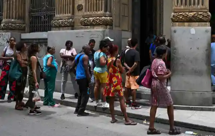 EEUU sanciona a banco de Cuba por colaborar con banco iraní