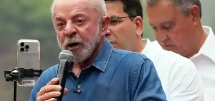 Brasil: Lula «descubre» el móvil y lanza su ofensiva digital