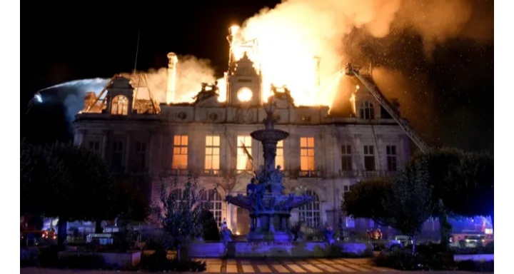 Incendian edificios y detienen a más de 1.000 personas tras protestas de medio millón de personas en Francia