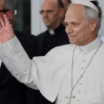 Papa León XIV retoma audiencias y sube al papamóvil tras su operación