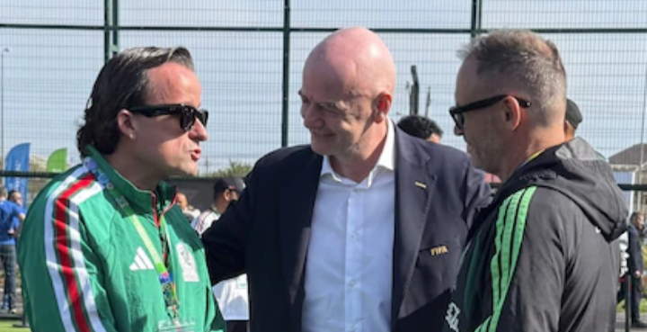 En medio de su campaña por la continuidad en la FIFA, Gianni Infantino presume apoyo durante encuentro con Mikel Arriola y la FMF