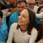 «Estoy aquí. Con ustedes»: la líder opositora María Corina Machado regresa a Venezuela 10 meses después