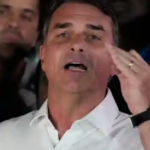 Flávio Bolsonaro se declara «verdadero presidente electo de Brasil»